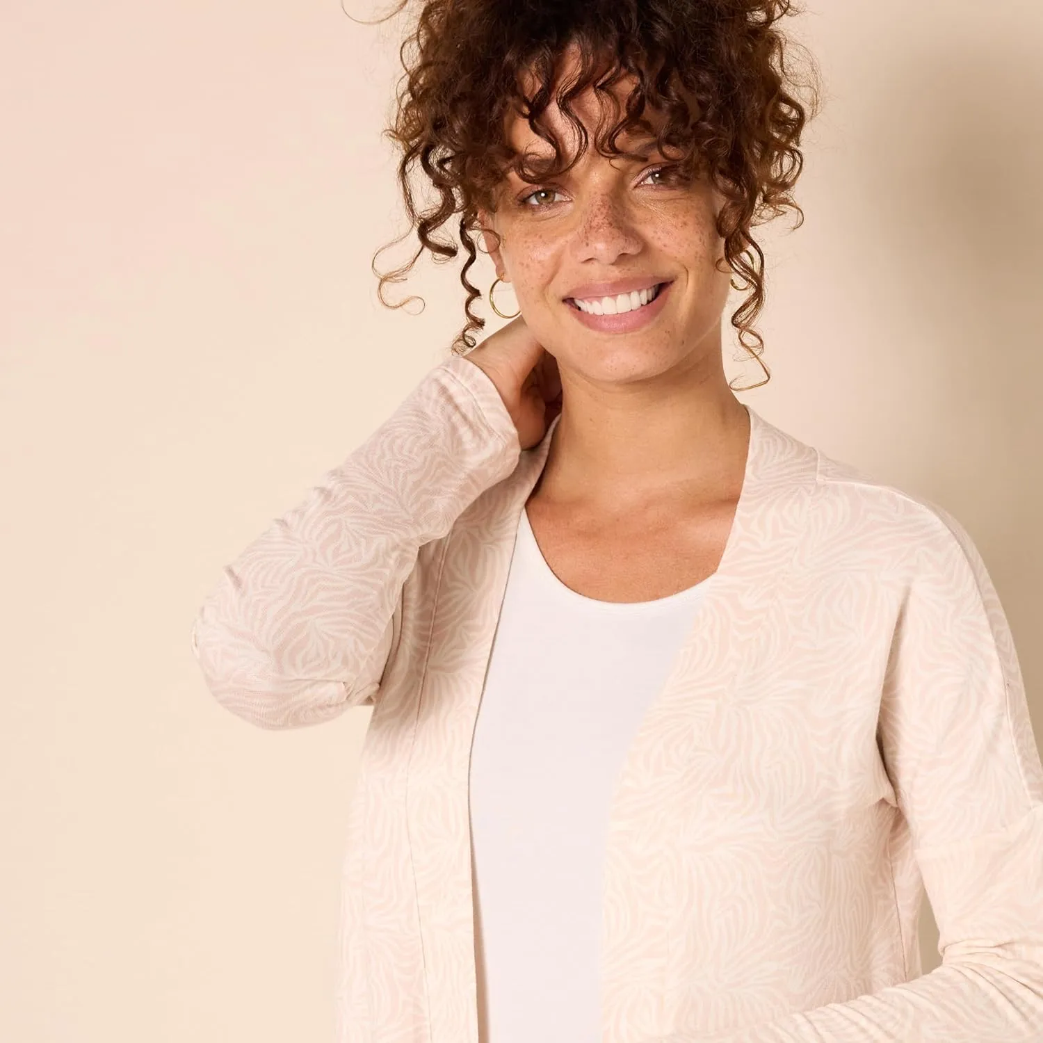 Amazon Essentials Women's Relaxed-Fit Lightweight Lounge Open-Front Cardigan