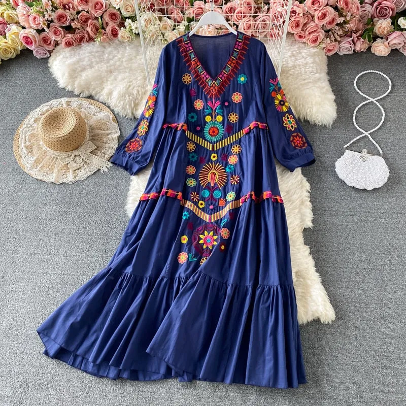Boho Chic Floral Embroidery Maxi Dress