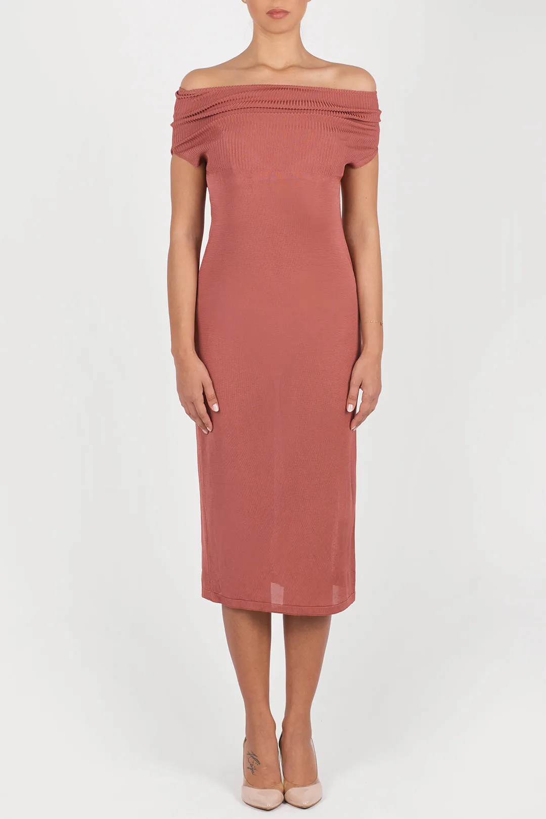 Elegant drop-shoulder dress