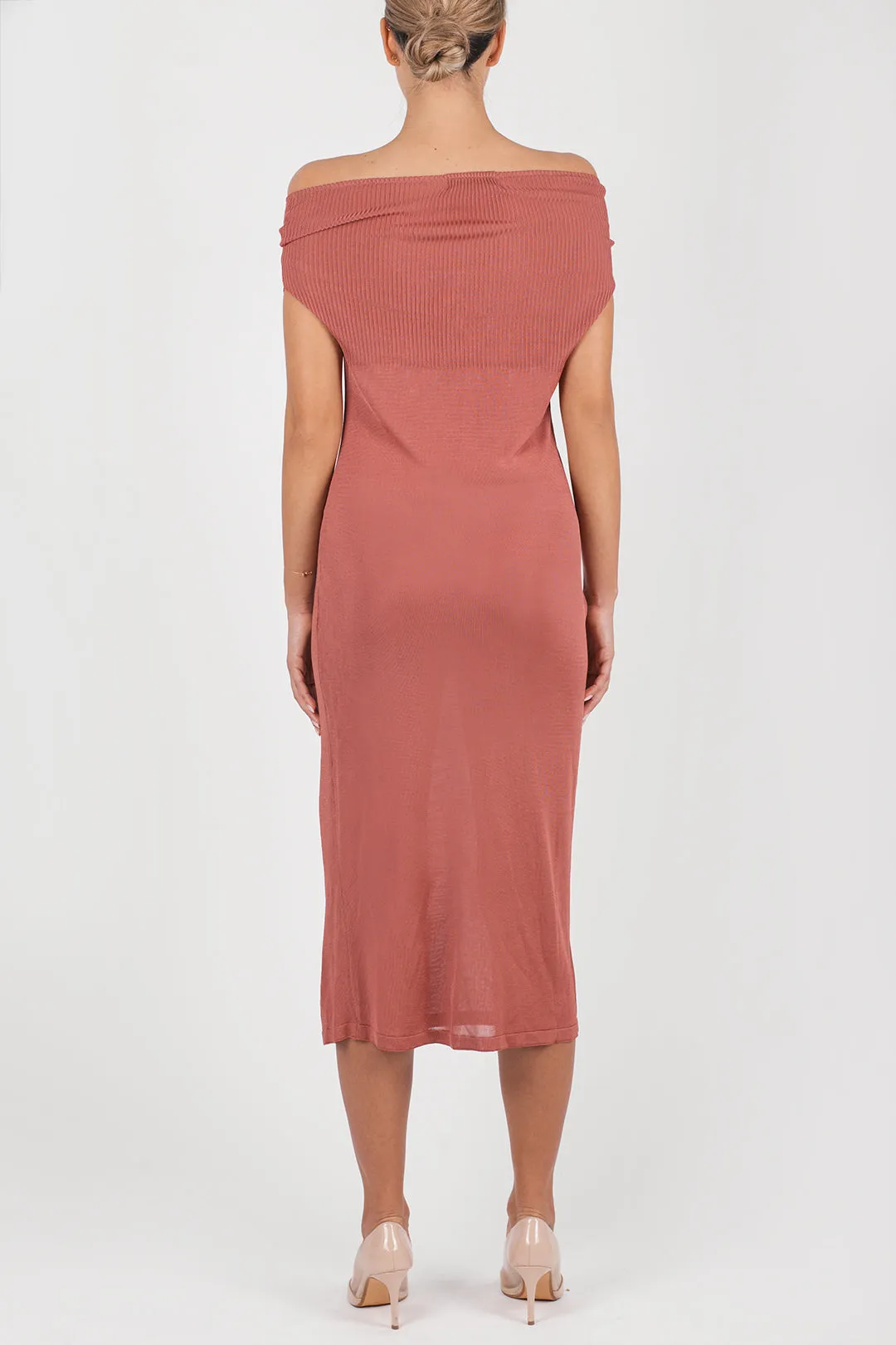 Elegant drop-shoulder dress