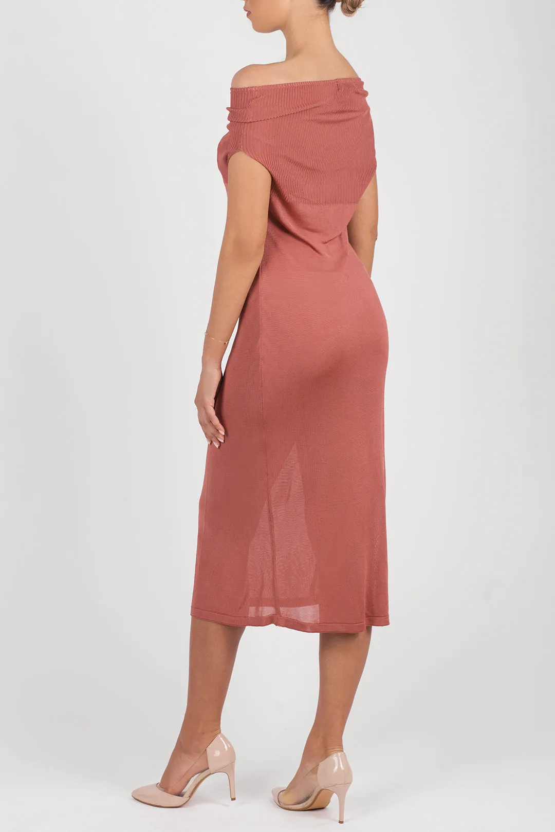 Elegant drop-shoulder dress