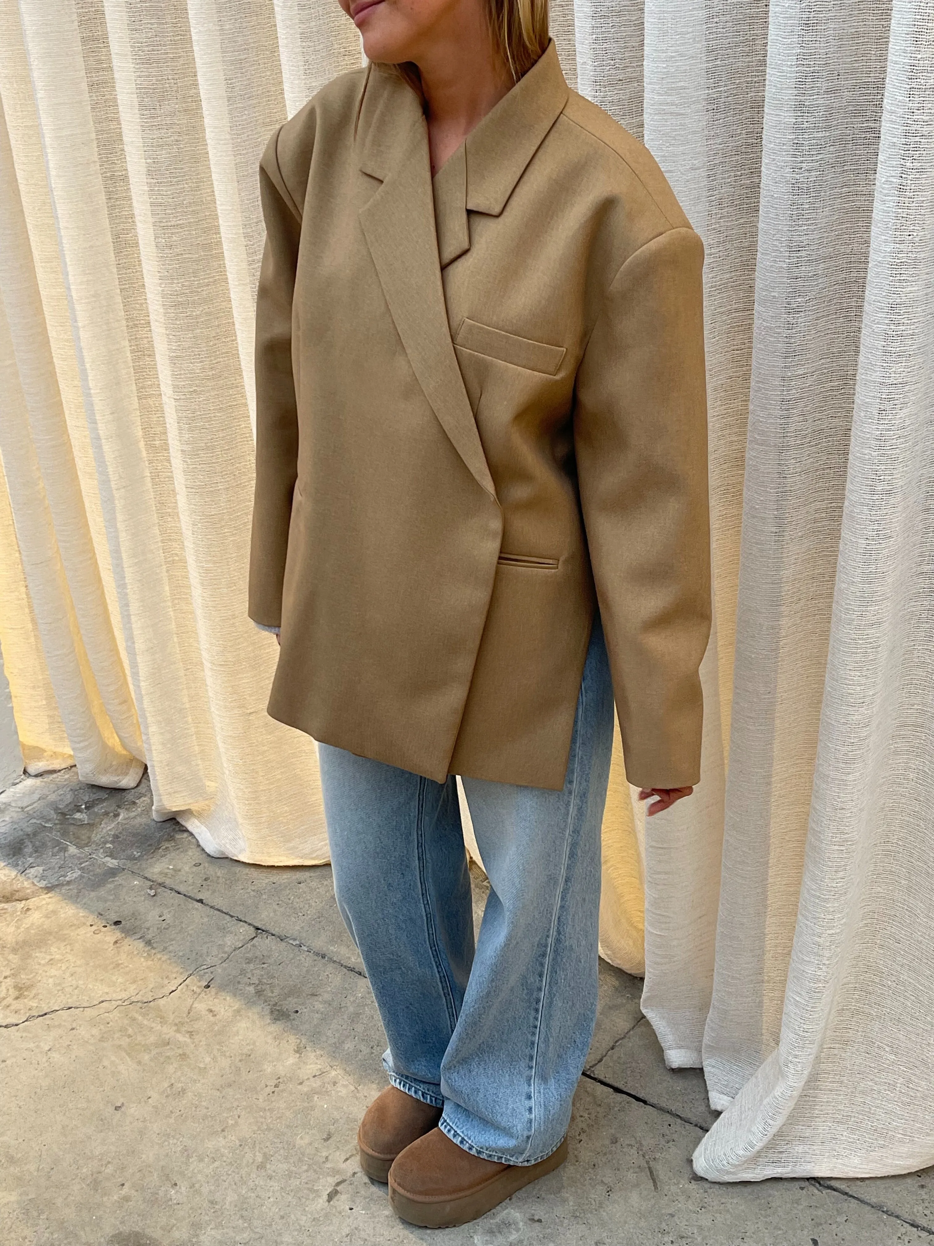 Oversized Side Slit Blazer Camel